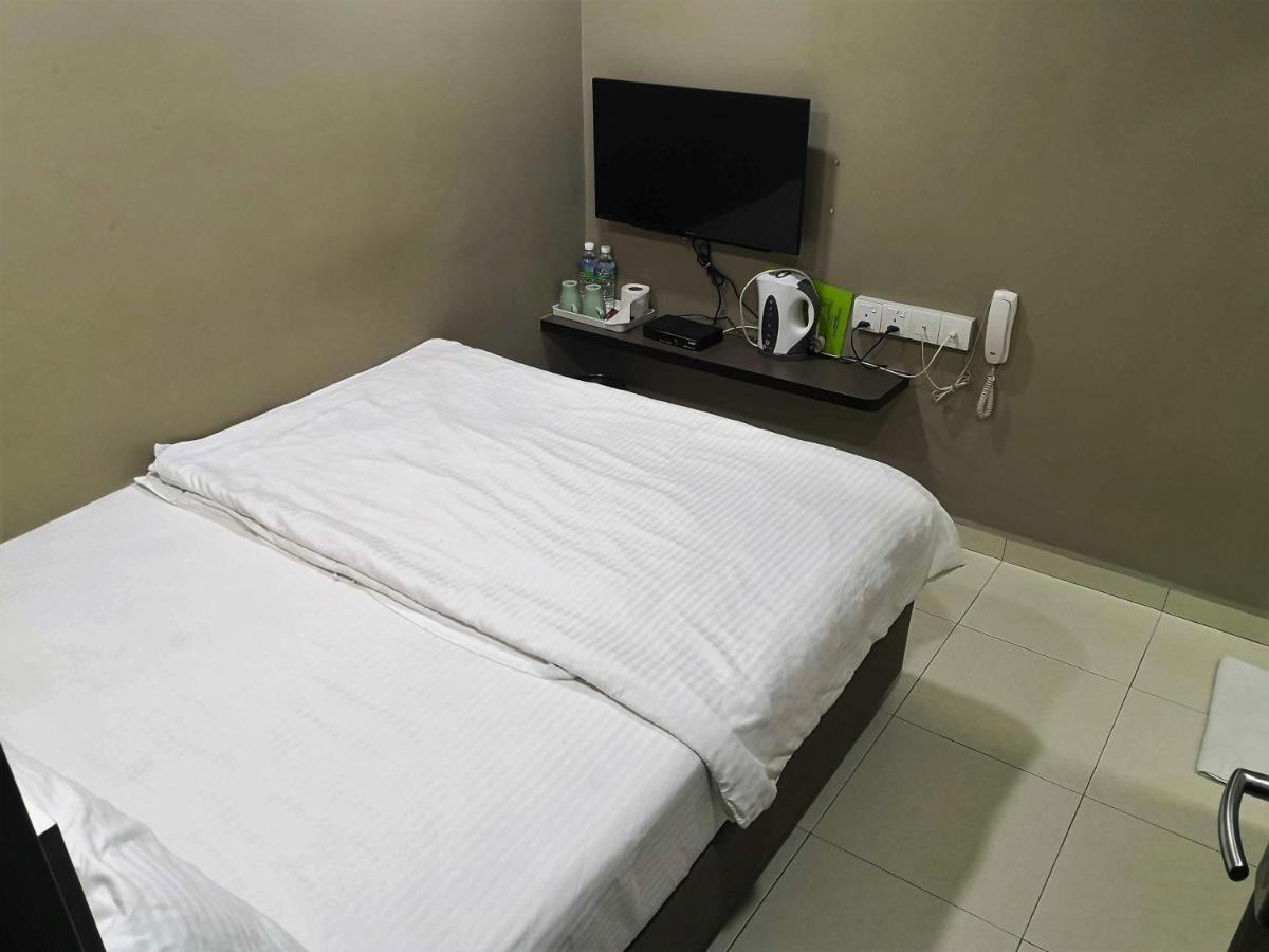 Tropika Garden Hotel Johor Bahru Buitenkant foto