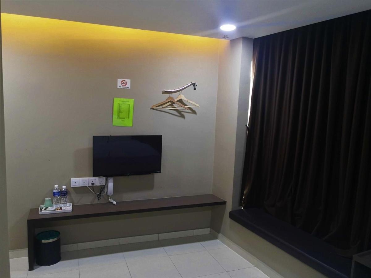 Tropika Garden Hotel Johor Bahru Buitenkant foto