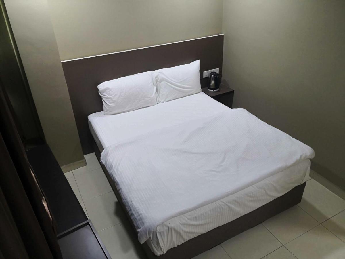 Tropika Garden Hotel Johor Bahru Buitenkant foto