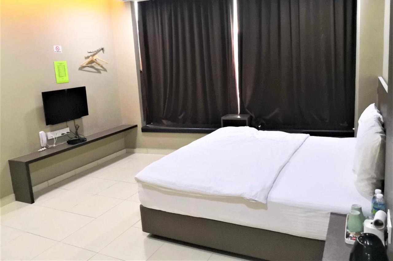 Tropika Garden Hotel Johor Bahru Buitenkant foto