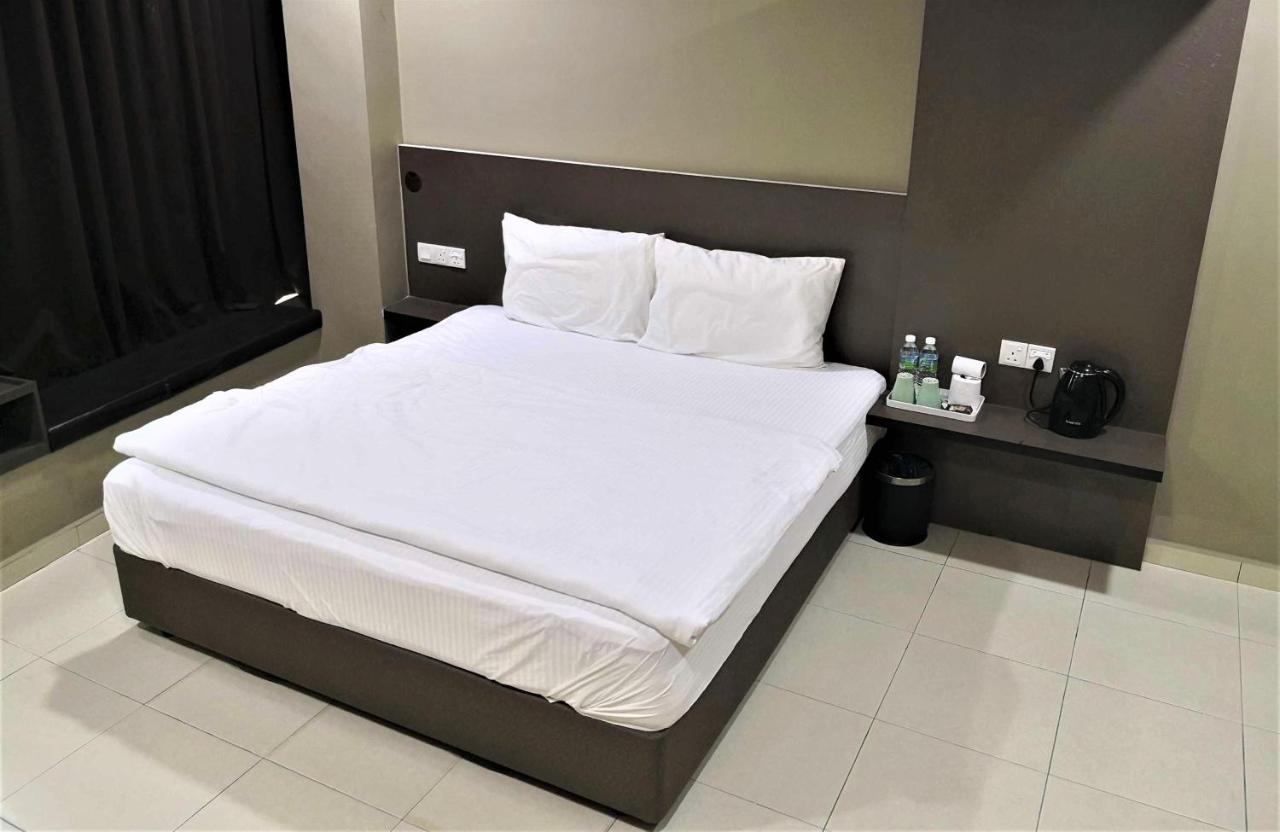 Tropika Garden Hotel Johor Bahru Buitenkant foto