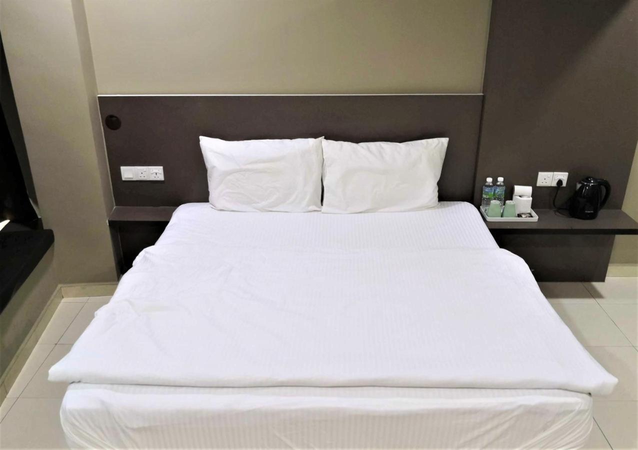 Tropika Garden Hotel Johor Bahru Buitenkant foto