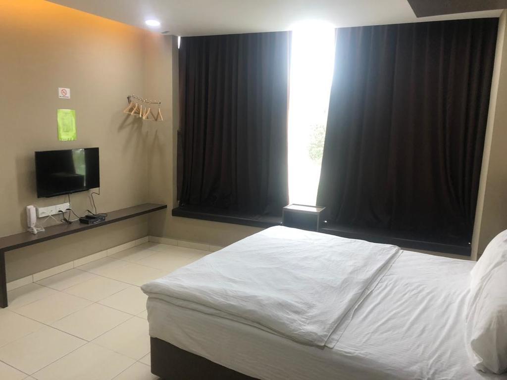 Tropika Garden Hotel Johor Bahru Buitenkant foto