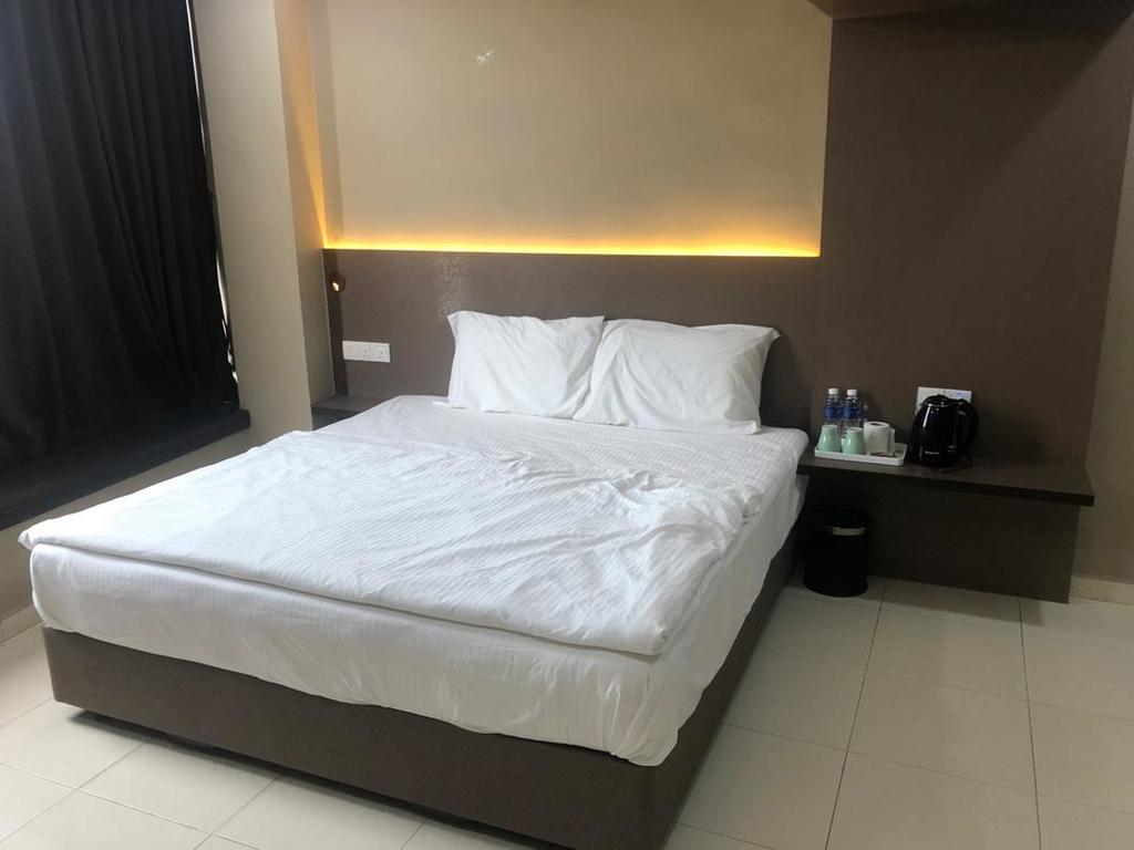 Tropika Garden Hotel Johor Bahru Buitenkant foto